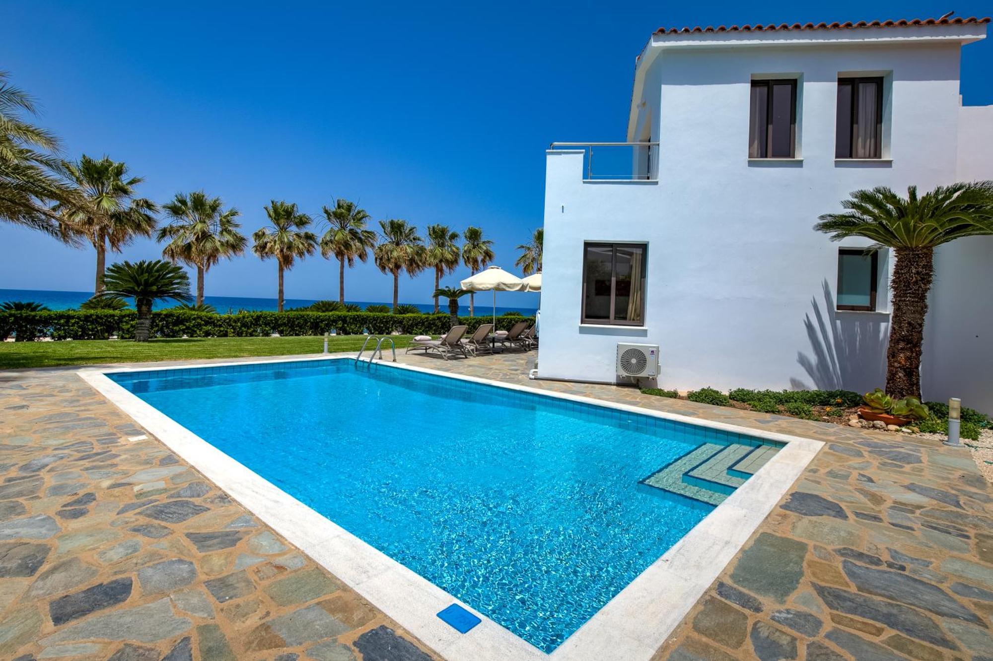 Platzia Beach Villas Paphos Exterior photo