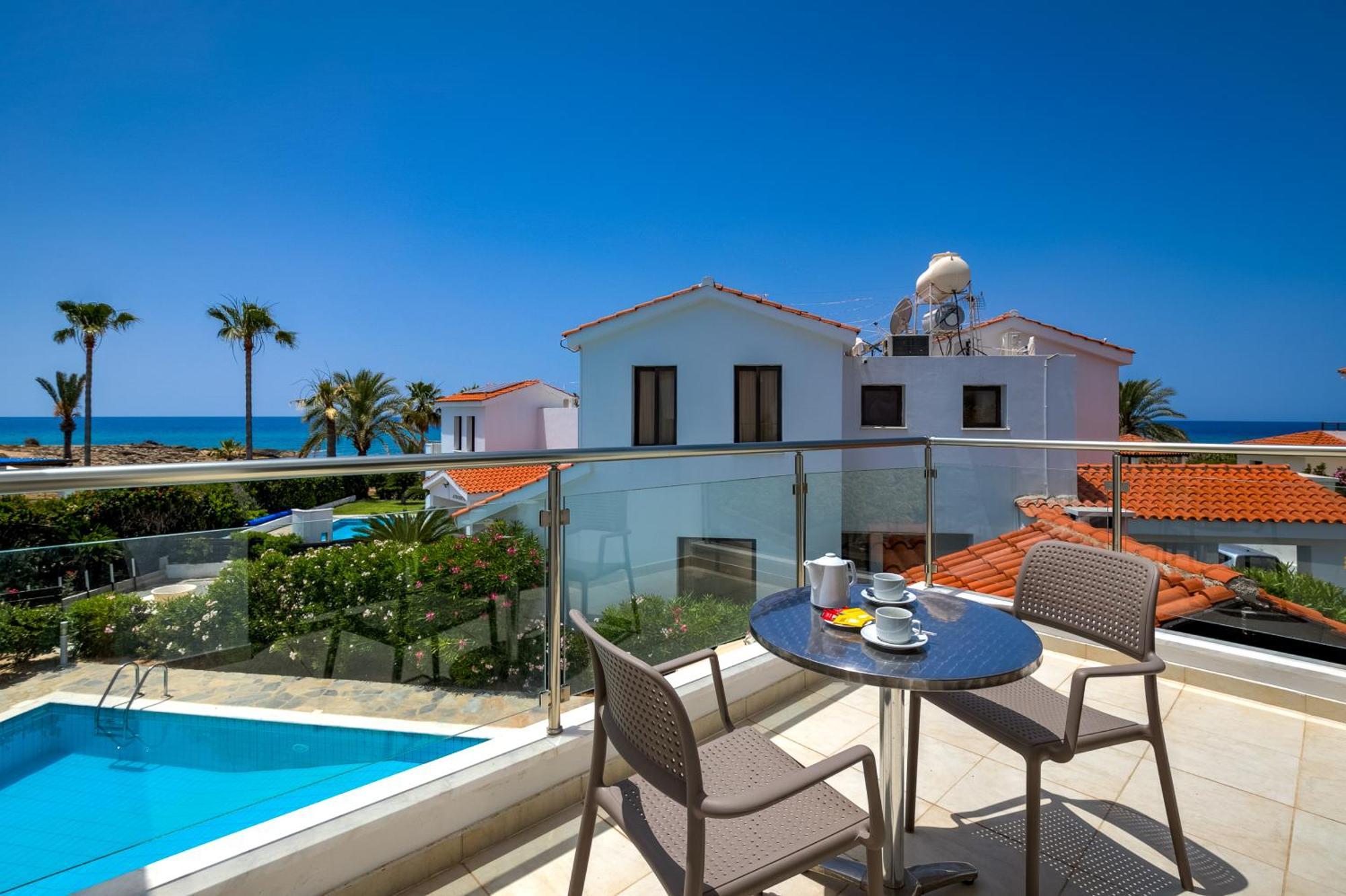 Platzia Beach Villas Paphos Exterior photo